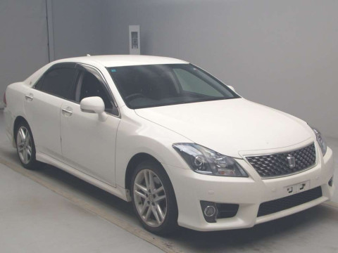 2010 Toyota Crown GRS204[2]