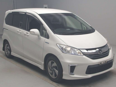 2016 Honda Freed hybrid GP3[2]