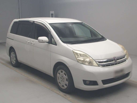 2010 Toyota Isis ZGM11G[2]