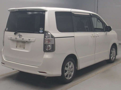 2009 Toyota Voxy ZRR70W[1]