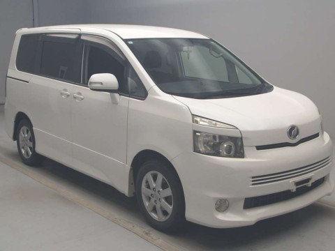 2009 Toyota Voxy ZRR70W[2]