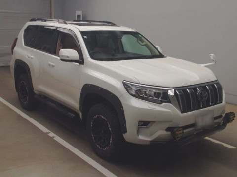 2020 Toyota Land Cruiser Prado TRJ150W[2]