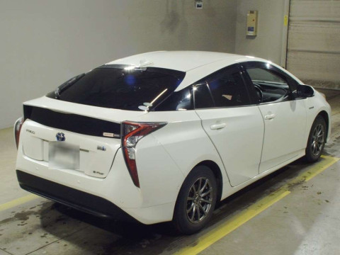 2017 Toyota Prius ZVW55[1]