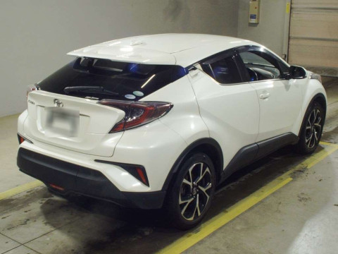 2018 Toyota C-HR NGX50[1]