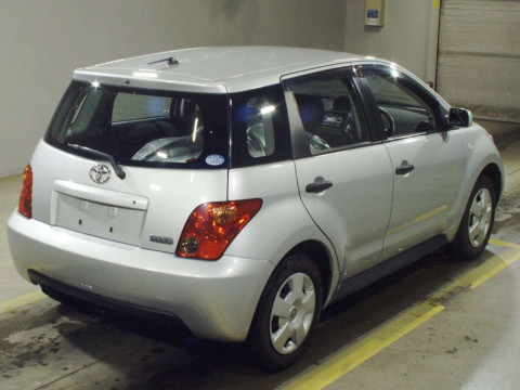 2004 Toyota IST NCP65[1]