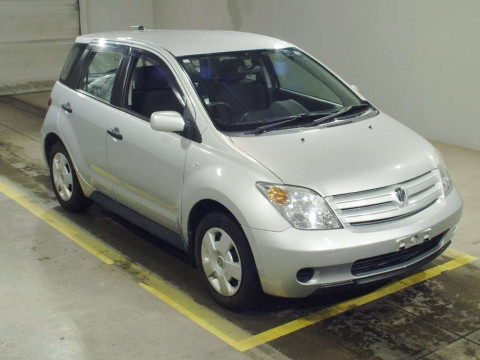 2004 Toyota IST NCP65[2]