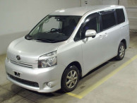 2007 Toyota Voxy