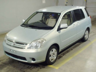 2003 Toyota Raum