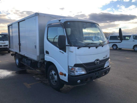 2016 Hino DUTRO XZU695M[2]