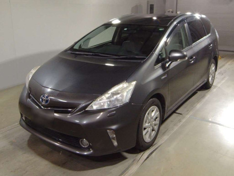 2011 Toyota Prius alpha ZVW41W[0]