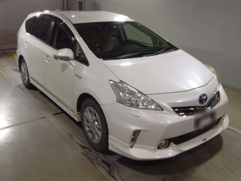 2012 Toyota Prius alpha ZVW40W[2]