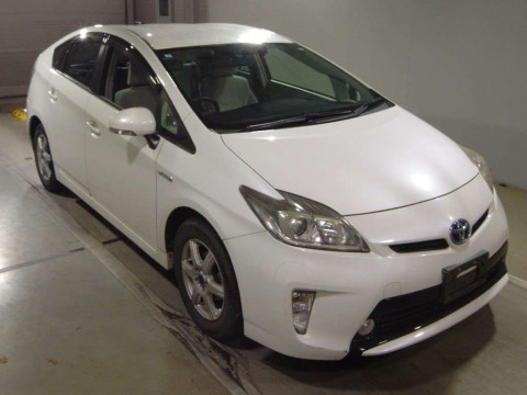 2013 Toyota Prius ZVW30[2]