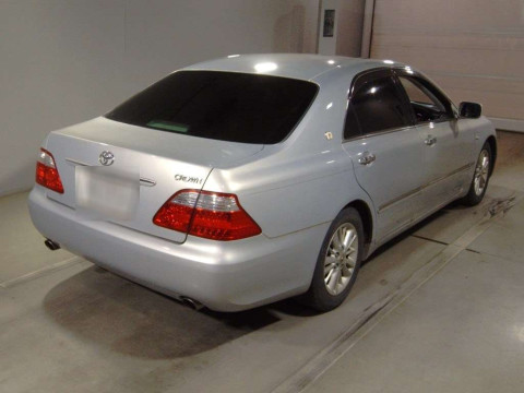 2005 Toyota Crown GRS183[1]