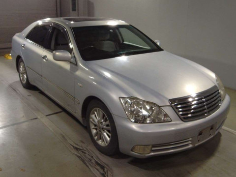 2005 Toyota Crown GRS183[2]