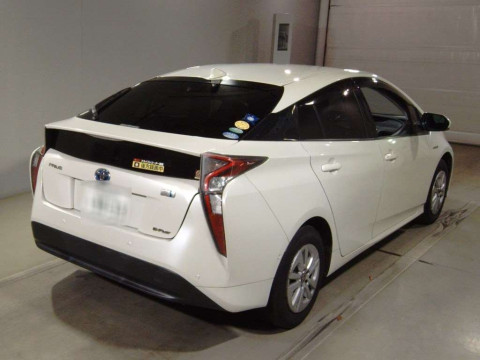 2017 Toyota Prius ZVW55[1]