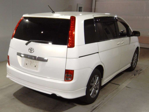 2005 Toyota Isis ANM15G[1]