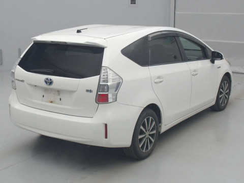 2012 Toyota Prius alpha ZVW41W[1]