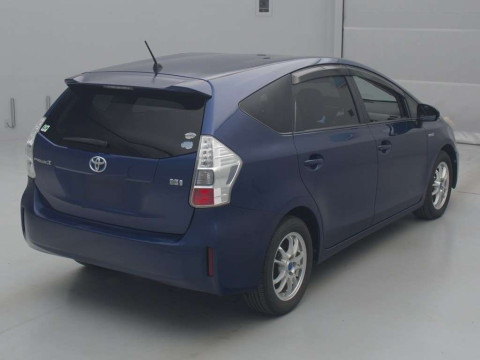 2012 Toyota Prius alpha ZVW41W[1]