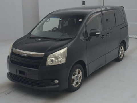 2010 Toyota Noah ZRR70W[0]