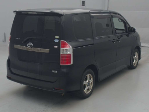 2010 Toyota Noah ZRR70W[1]