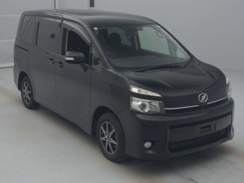 2012 Toyota Voxy ZRR70G[2]