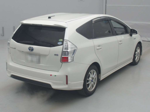 2014 Toyota Prius alpha ZVW41W[1]