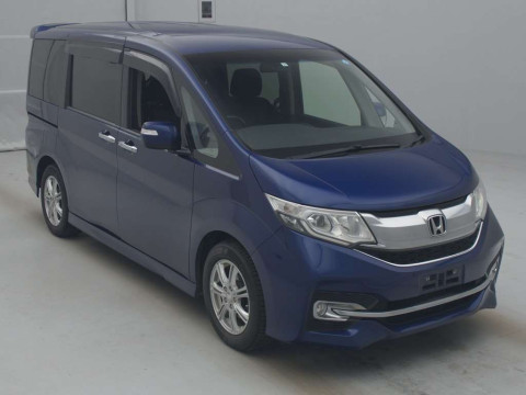 2015 Honda Step WGN Spada RP3[2]