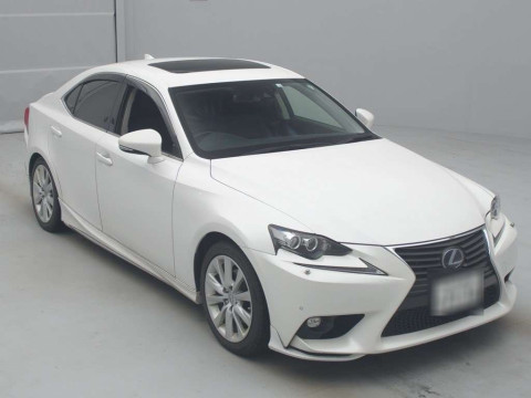 2016 Lexus IS AVE35[2]