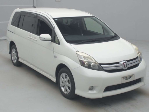 2013 Toyota Isis ZGM15W[2]