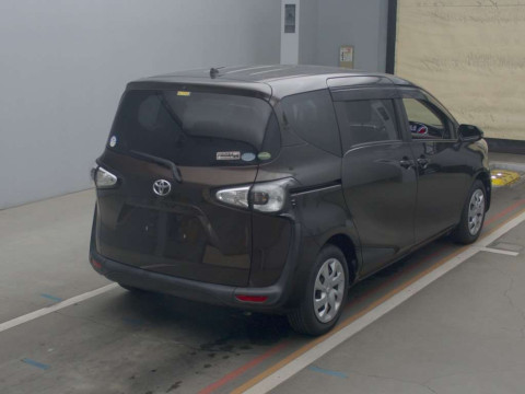 2015 Toyota Sienta NSP170G[1]