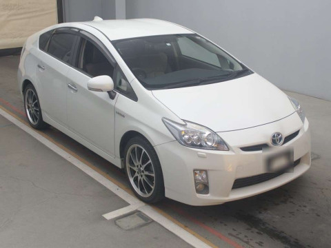 2010 Toyota Prius ZVW30[2]