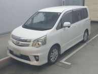 2010 Toyota Noah