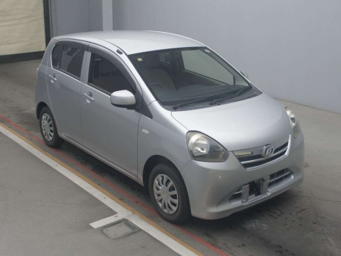 2012 Daihatsu Mira es LA300S[2]