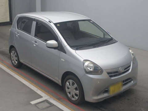 2012 Daihatsu Mira es LA300S[2]