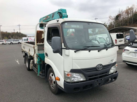 2014 Toyota Dyna Truck XZU685[2]