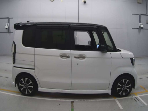 2021 Honda N-BOX CUSTOM JF3[2]