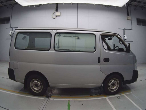 2004 Nissan Caravan Van VWE25[2]