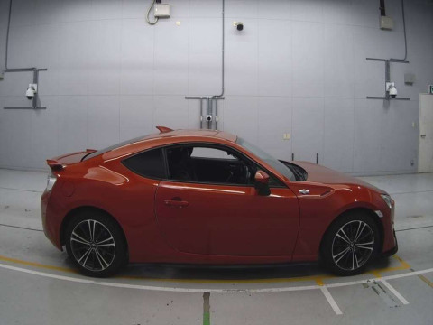 2014 Toyota 86 ZN6[2]