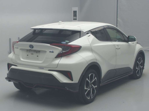 2018 Toyota C-HR ZYX10[1]