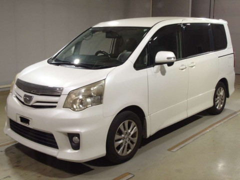 2011 Toyota Noah ZRR70W[0]