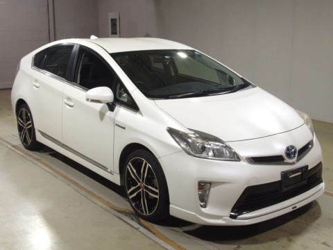 2013 Toyota Prius ZVW30[2]