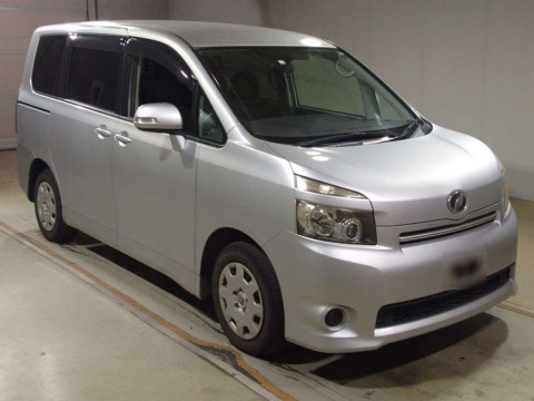 2008 Toyota Voxy ZRR70G[2]