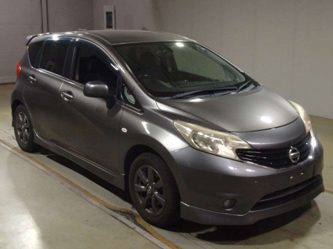 2013 Nissan Note E12[2]