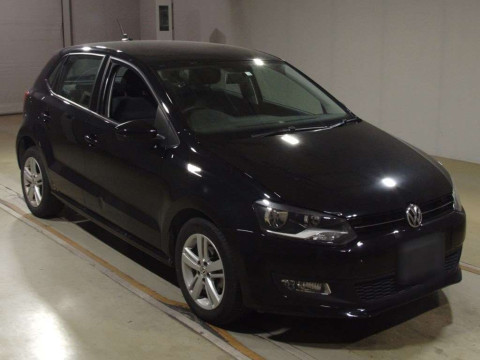 2014 Volkswagen Polo 6RCBZ[2]