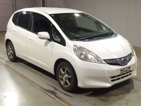 2011 Honda Fit Hybrid GP1[2]