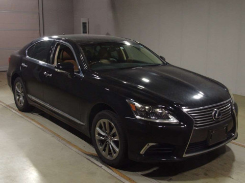 2013 Lexus LS UVF45[2]