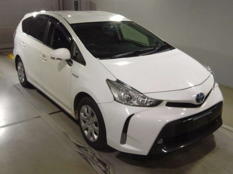 2017 Toyota Prius alpha ZVW41W[2]