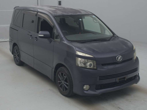 2007 Toyota Voxy ZRR70W[2]