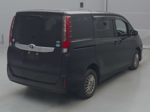 2015 Toyota Noah ZRR85G[1]