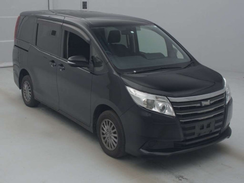 2014 Toyota Noah ZRR85G[2]